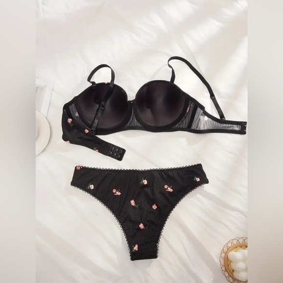 Floral Print Bra & Panties - Picture 5 of 10